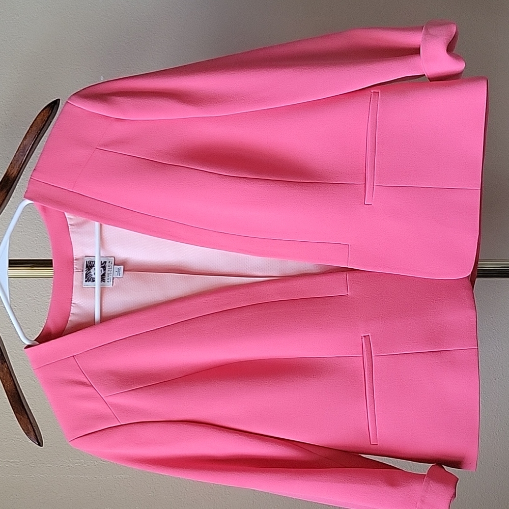 The cutest pink Anne Klein Blazer size 8